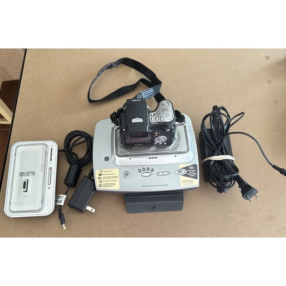 Kodak EasyShare DX6490 Digital Camera + Dock 6000 +Power Cables+Printer Dock